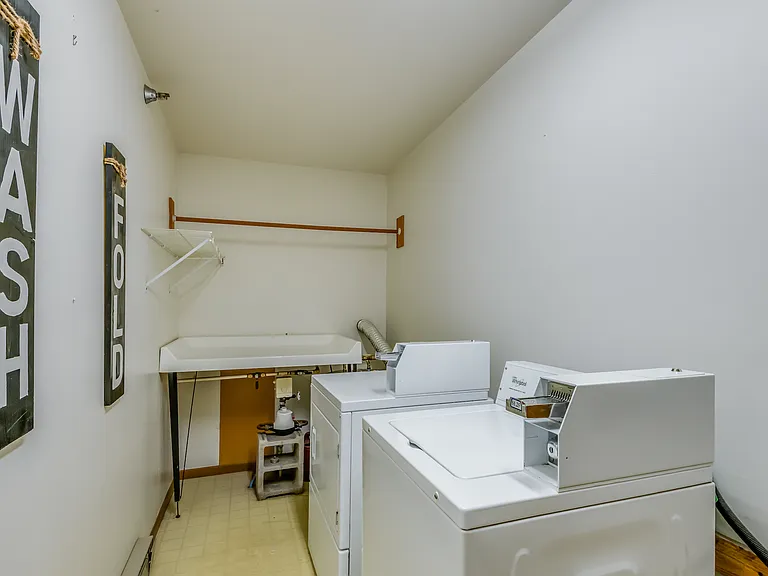 Harbor Ridge Apartments — Photo 17