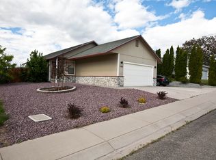 996 Ridgeview Dr, Carson City, NV 89705