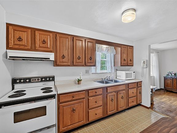 5th image of 2975 Leechburg Rd