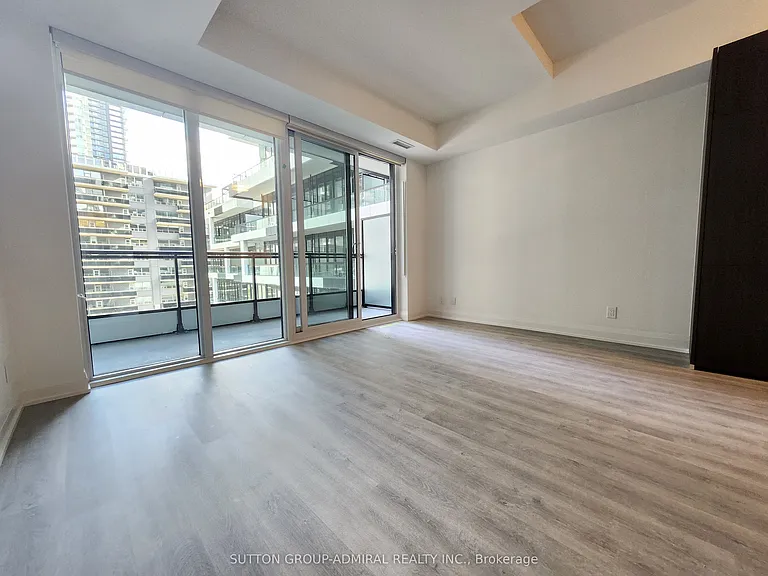 65 Broadway Ave #320 — Photo 3