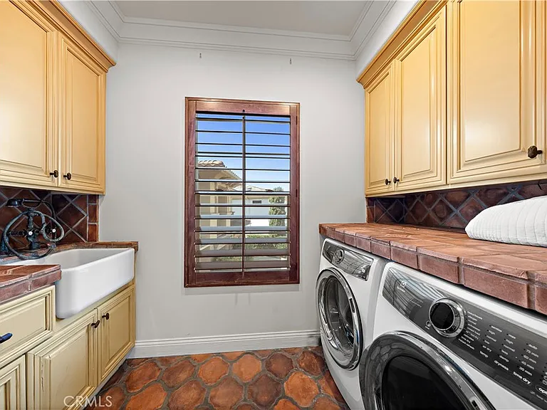 5 Via Monarca St — Photo 26