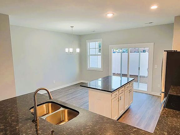 2nd image of 606 Windsurfing Ln