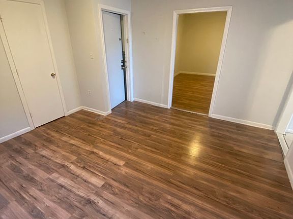 4th image of 81 W Main St APT 4