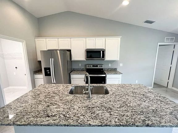 3rd image of 2707 NE 7th Ave