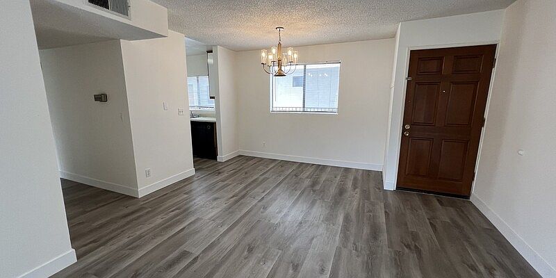 1st image of 1117 Elm Ave #103