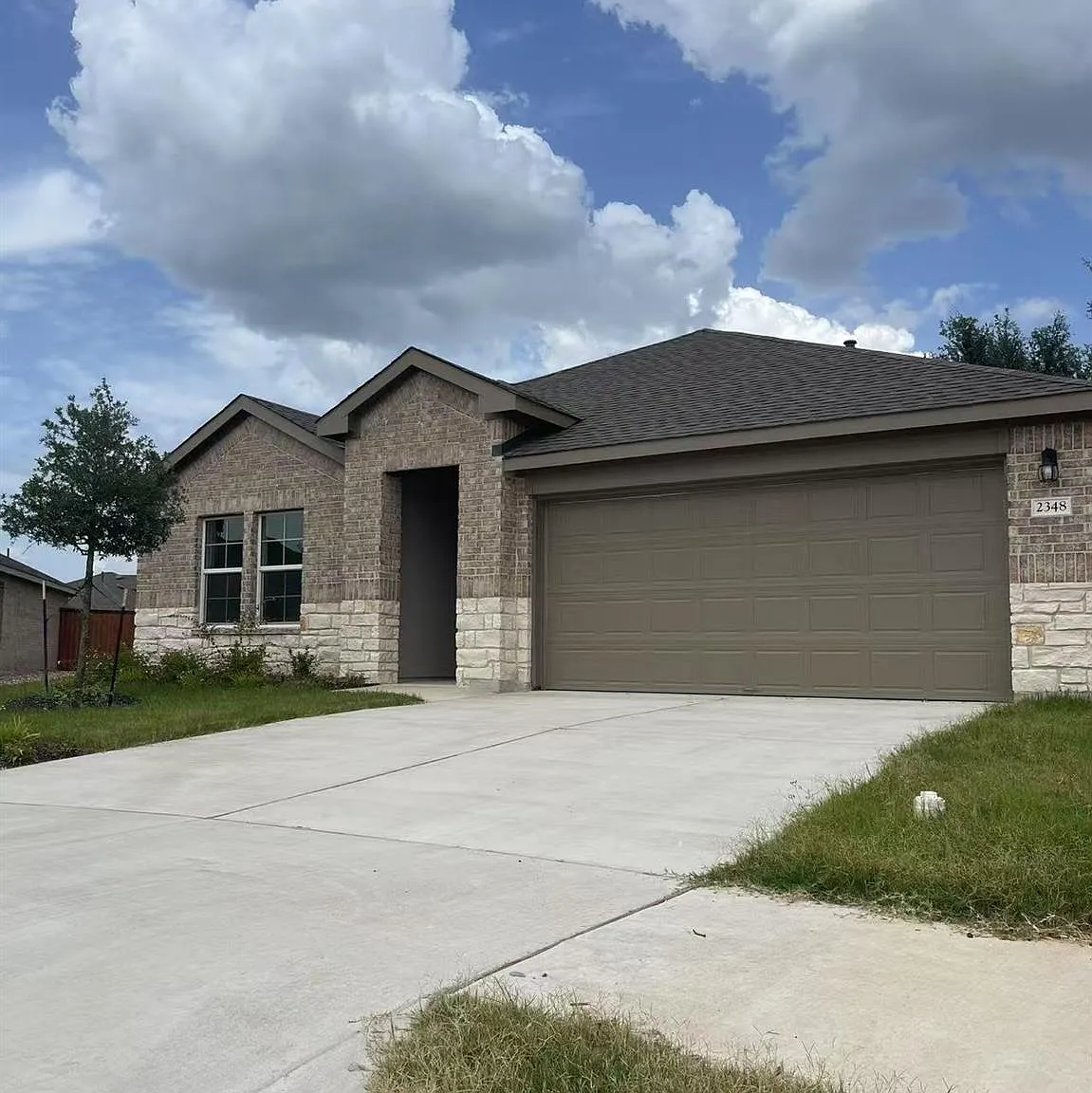 4 bed, 2.0 bath, 1860 sqft, $2,250 — Photo 1