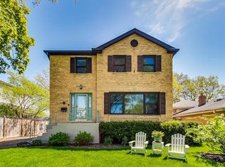 1379 Sherwood Rd, Highland Park, IL 60035