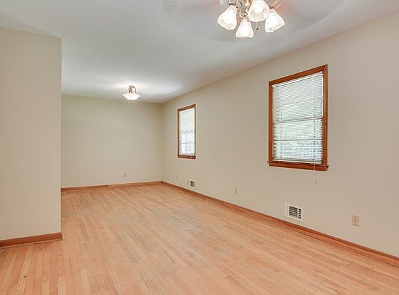 4th image of 109 Lynwood Dr