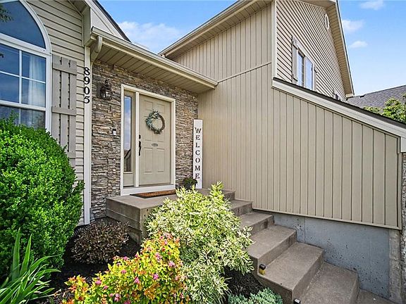 4th image of 8905 N Essex Dr