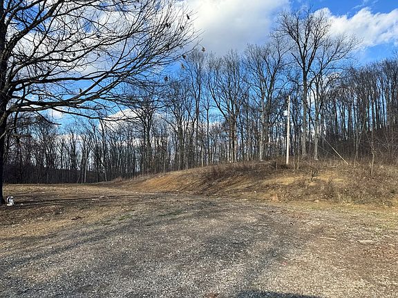 2nd image of 250 Easterday Rd