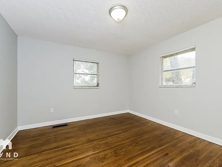 1151 Oakley Dr — Photo 12