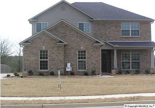 3rd image of 7524 Parktrace Ln SE