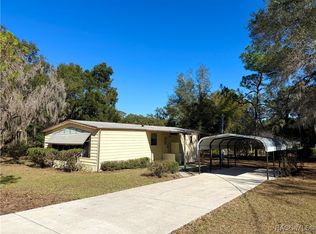 9061 S Starfish Ave, Floral City, FL 34436