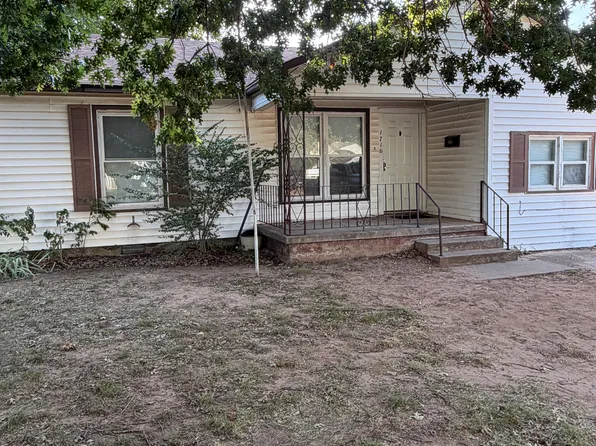 1716 S 20th St, Chickasha, OK 73018