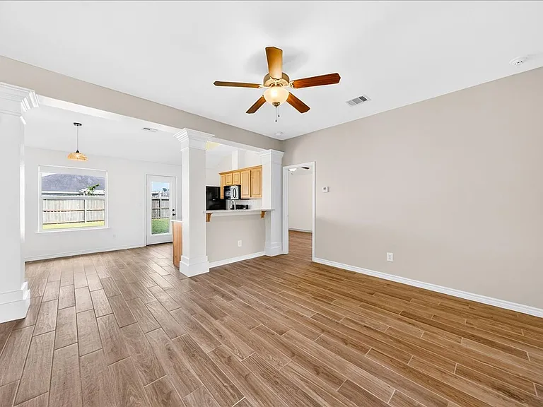 2314 Blue Star Dr — Photo 6