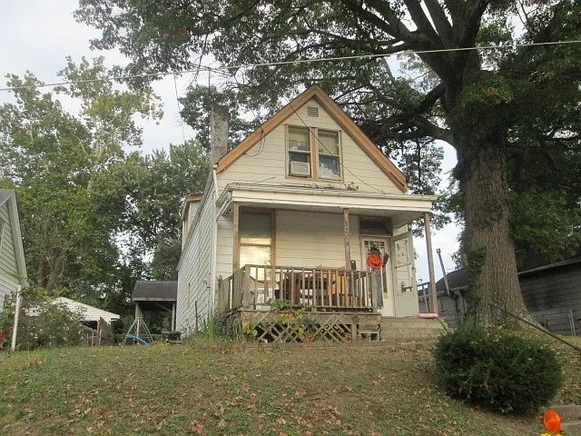 4208 Church St photo 1