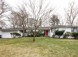 8 Winding Wood Rd N, Pt Chester, NY 10573