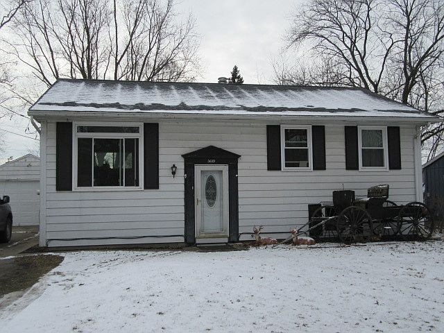 1st image of 3639 Wood St