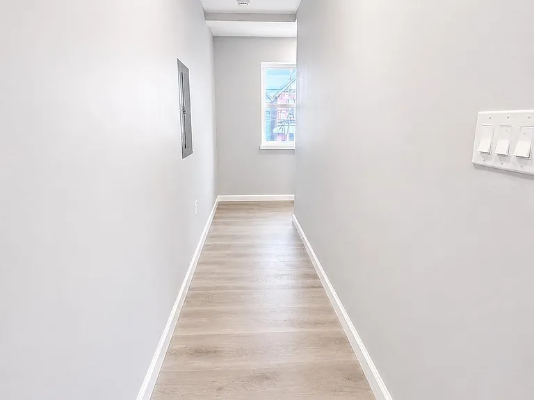273 Oak St #2 — Photo 10