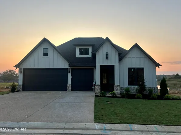 22 Kings Pond Cv, Jackson, TN 38305