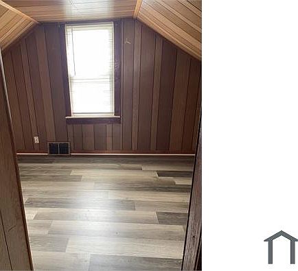 4th image of 13425 Georgiana Ave