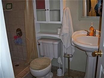 2nd image of 1924 Morris Cir