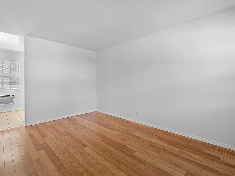 11958 Rochester Ave #11958 — Photo 3