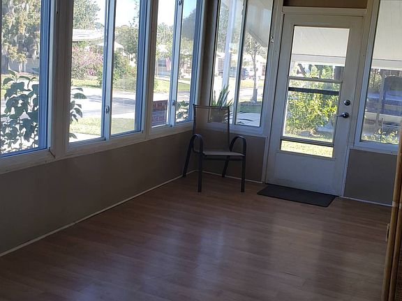 2nd image of 228 Windsor Dr