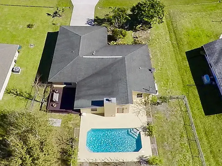 2326 SW Cooper Ln — Photo 10