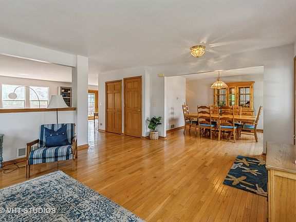2nd image of 420 Clearview Ln