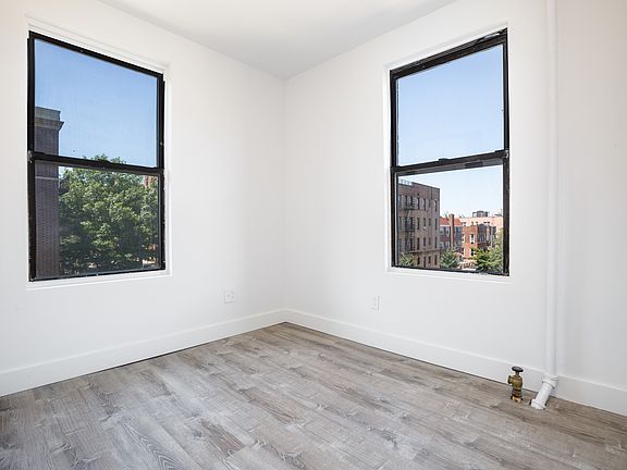 5th image of 3404 34th Ave #1A