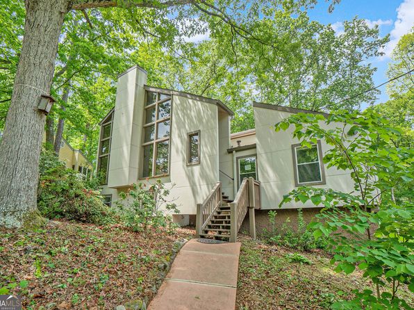 1213 Laurel Cliff Dr SE, Smyrna, GA 30082