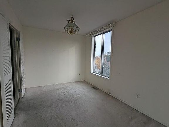 4th image of 600 W Brown St APT 21