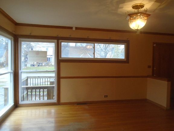 3rd image of 4824 W Hawthorne Ave