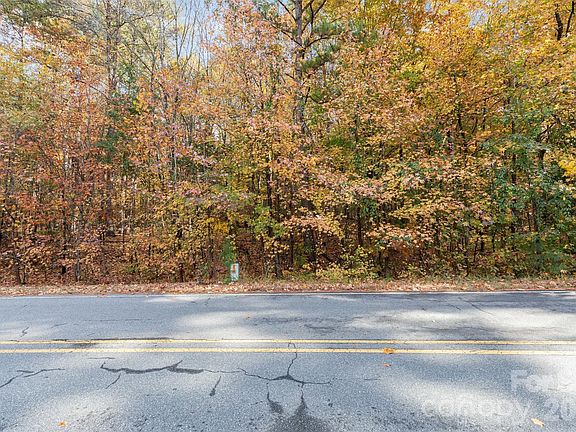3rd image of 233 Greenbay Rd