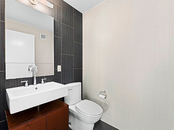 5th image of 100 W 18th St APT 6D
