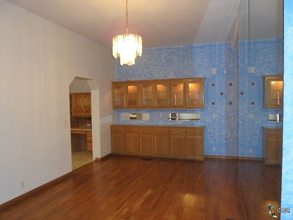5th image of 109 Dahlia Ln
