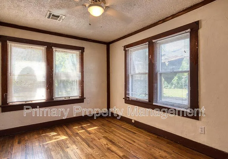 3224 NW 13th St — Photo 3
