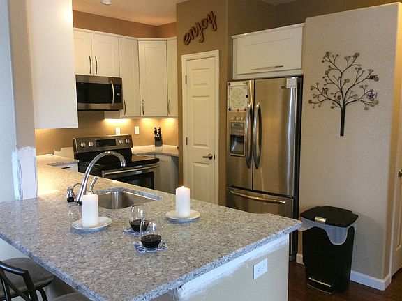 Oversize Quartz island, 