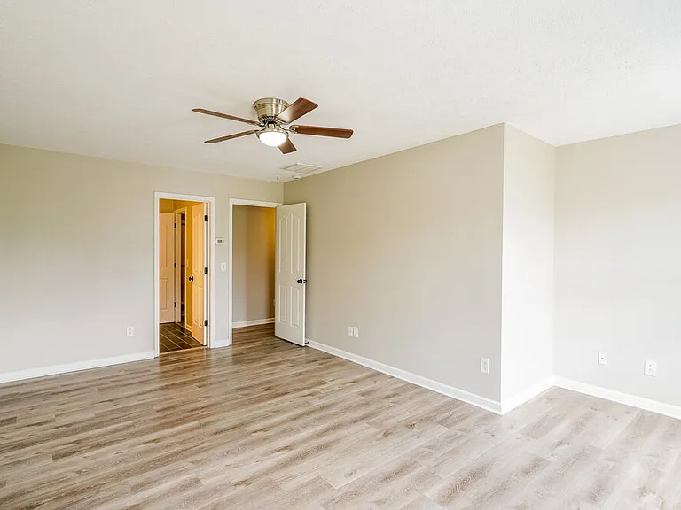 1021 Tammy Sue Ln — Photo 10