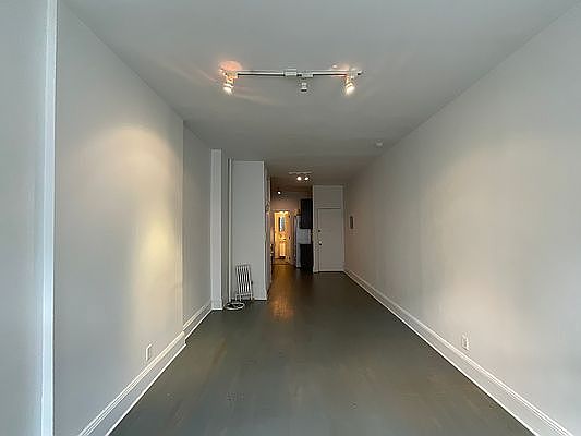 2nd image of 186 E 2nd St APT 9