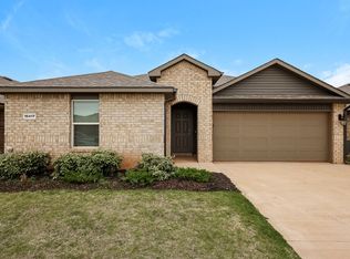 10417 SW 38th St, Mustang, OK 73064