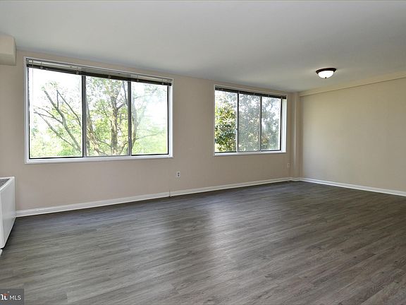 5th image of 6641 Wakefield Dr APT 318