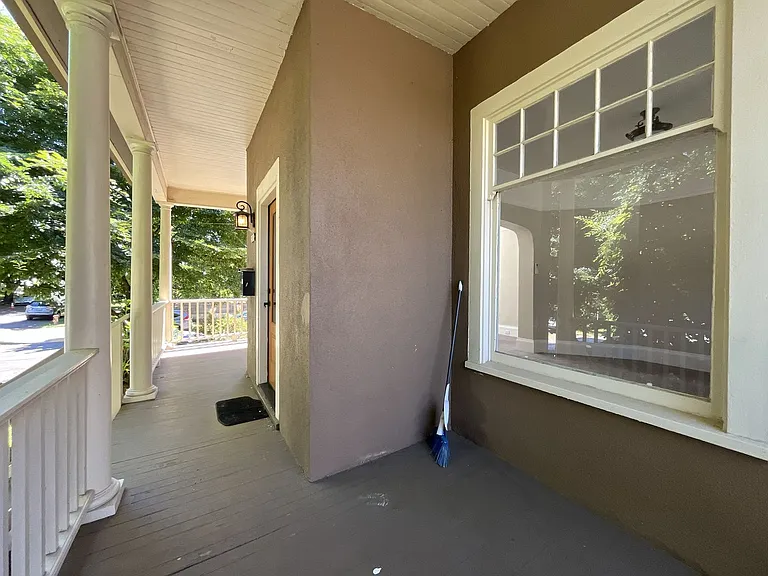 2850 NE Davis St — Photo 49