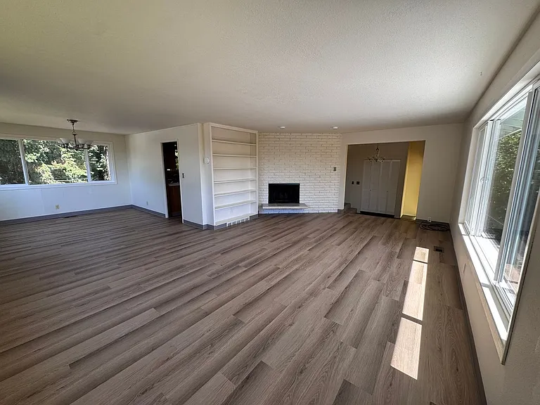 1415 E 31st Ave — Photo 13
