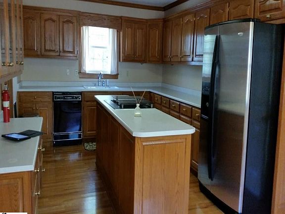 4th image of 115 Maywood Dr