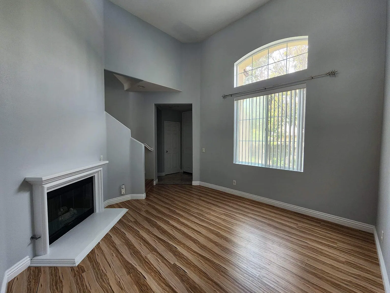 3 bed, 2.5 bath, 1492 sqft, $4,000 — Photo 3