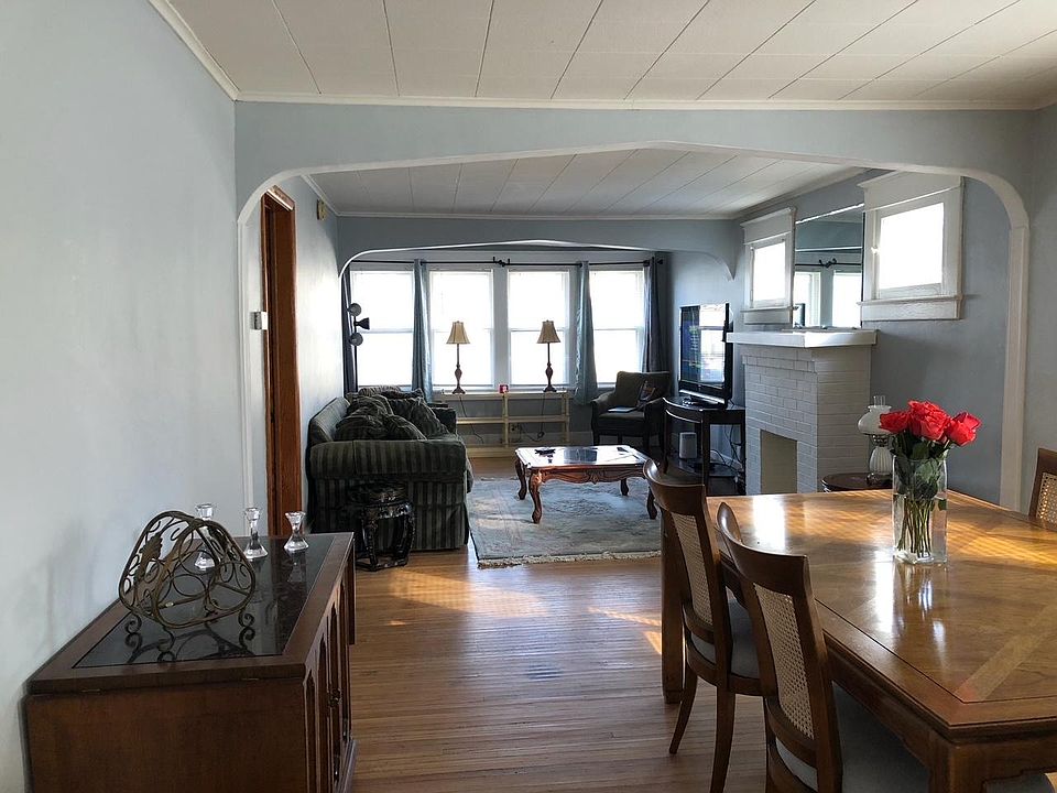 1st image of 94 Grandview Ave Floor 1