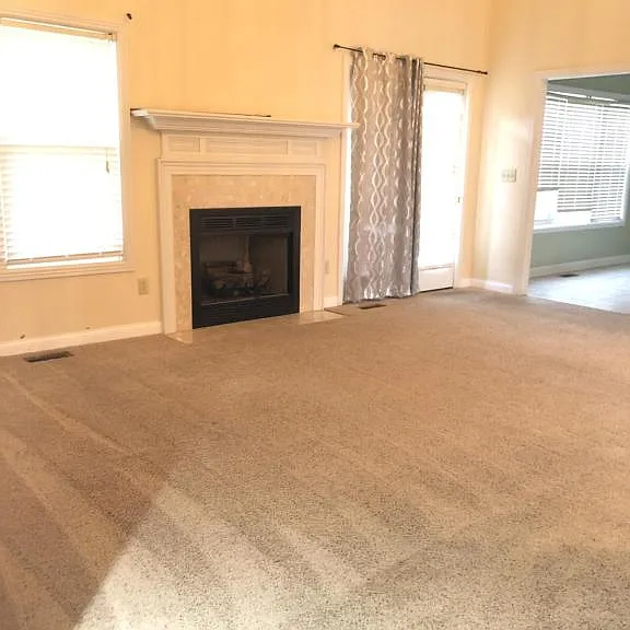 112 Jersey Ct — Photo 8