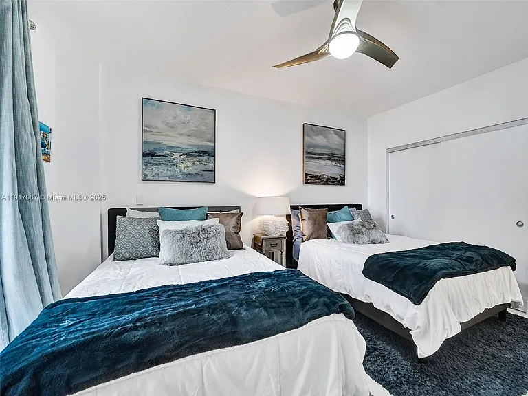 20281 E Country Club Dr #1114 — Photo 48